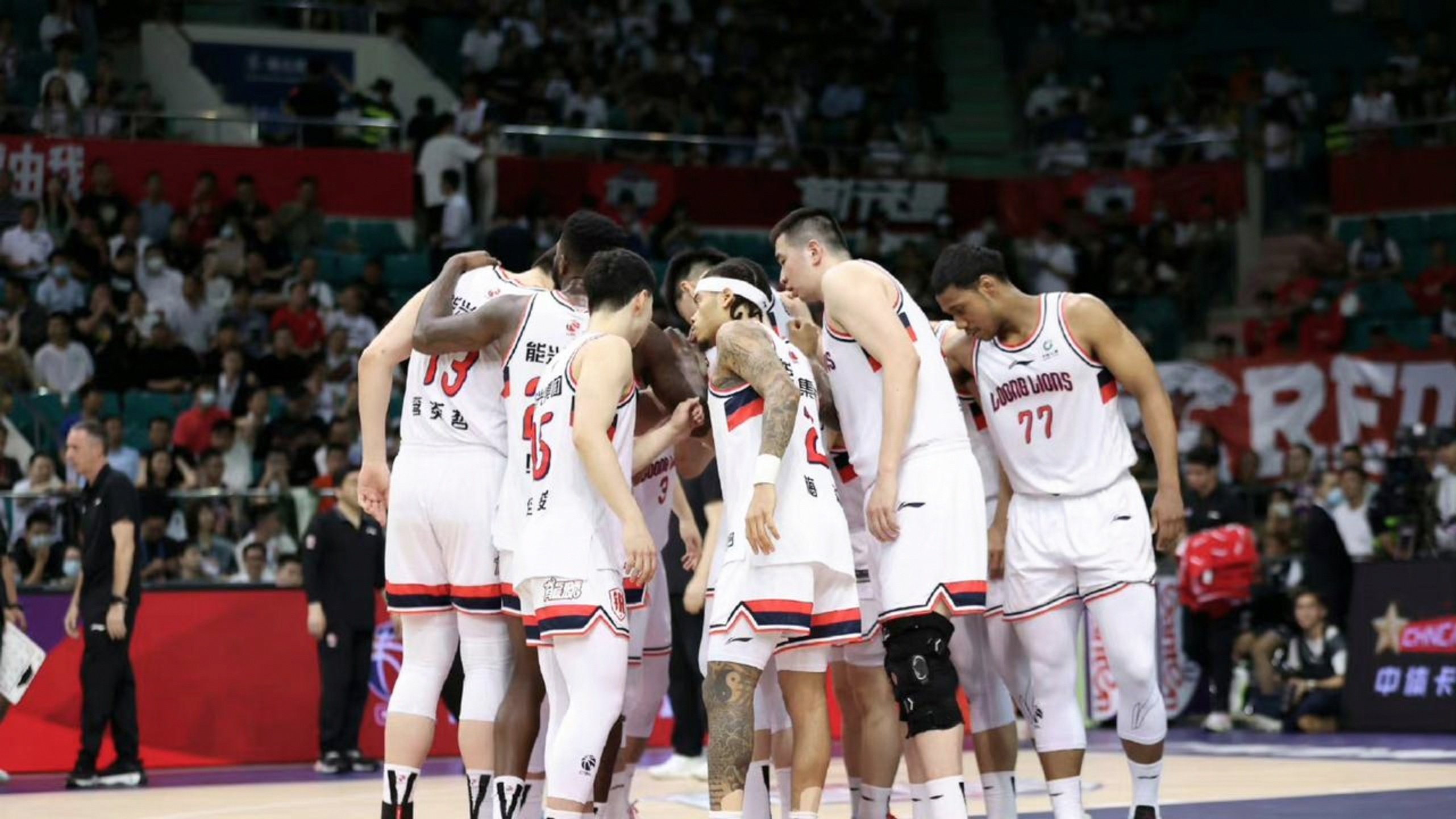 广州队发布备战花絮；转会期止住颓势；NBA季后赛任务艰巨；赛季目标并未改变的简单介绍