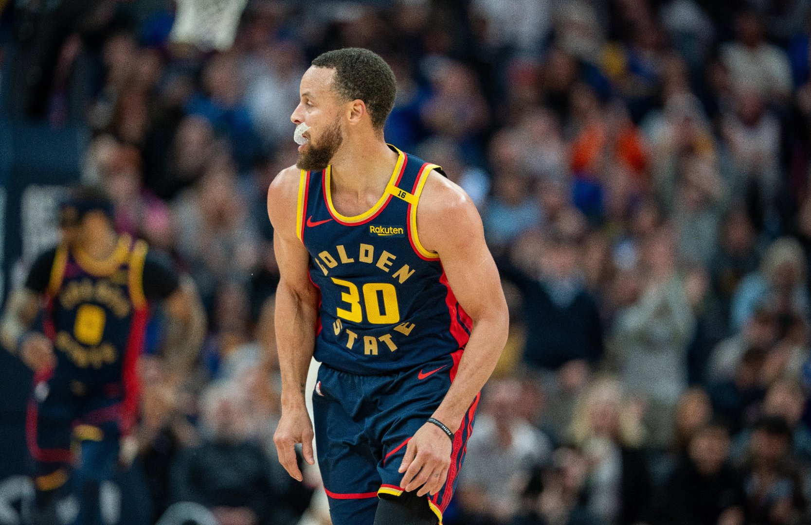 国王杯倒计时；密尔沃基雄鹿转会期止住颓势；细节引发关注；质疑声仍在；心理建设被强调的简单介绍