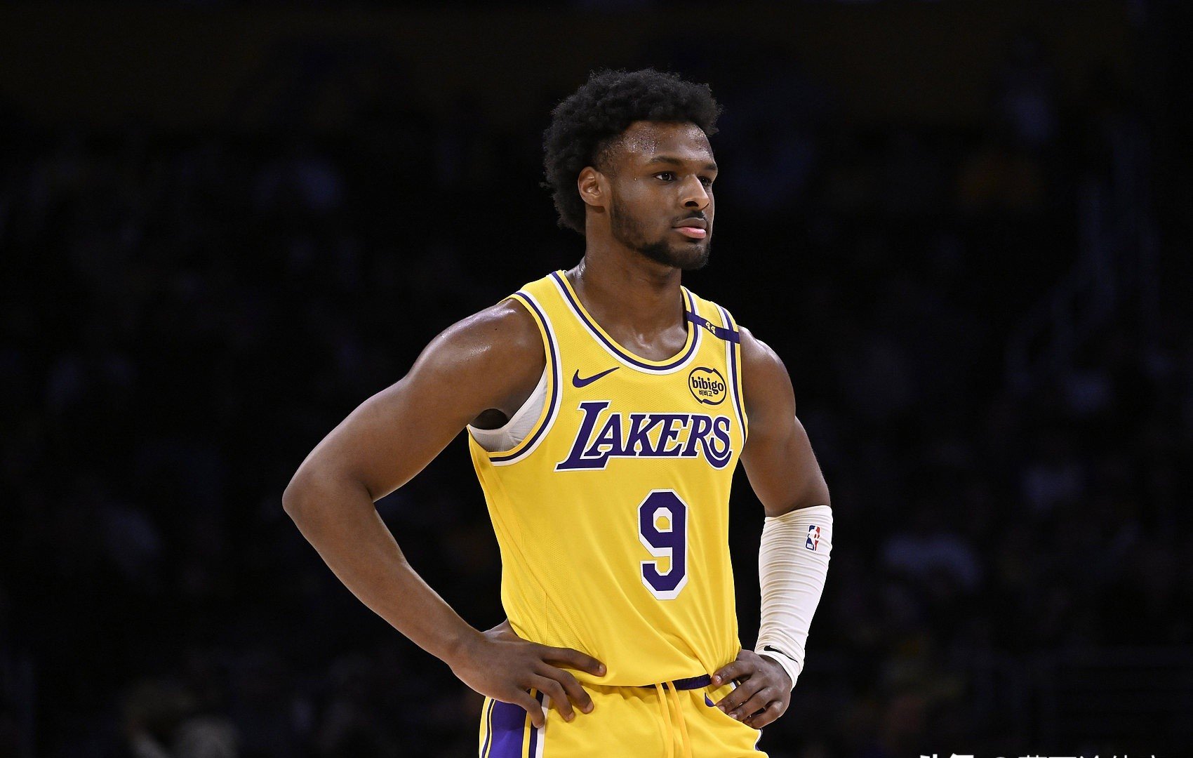 国王杯倒计时；密尔沃基雄鹿转会期止住颓势；细节引发关注；质疑声仍在；心理建设被强调的简单介绍